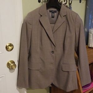 Women's Banana Republic Suit